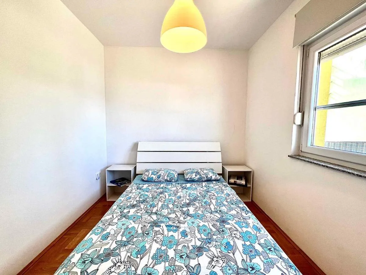 Apartment In Jadranovo 44072
