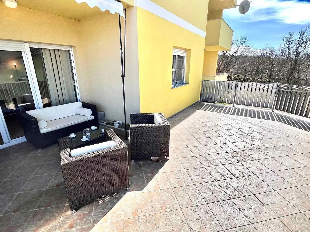 Apartment In Jadranovo 44072
